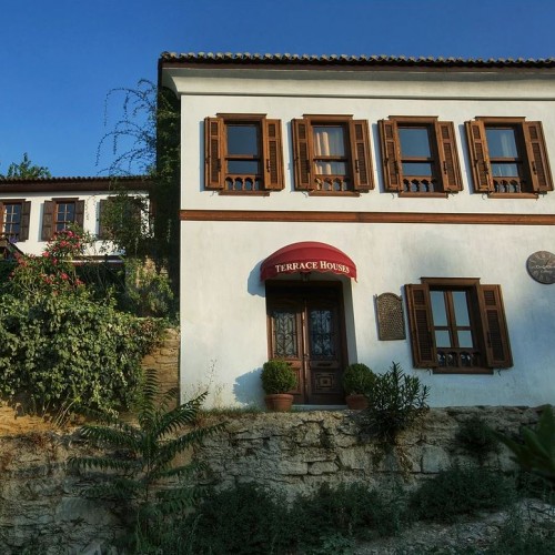 Sirence Terrace Houses