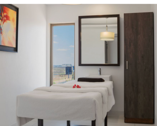 Four Points by Sheraton Airport Hotel