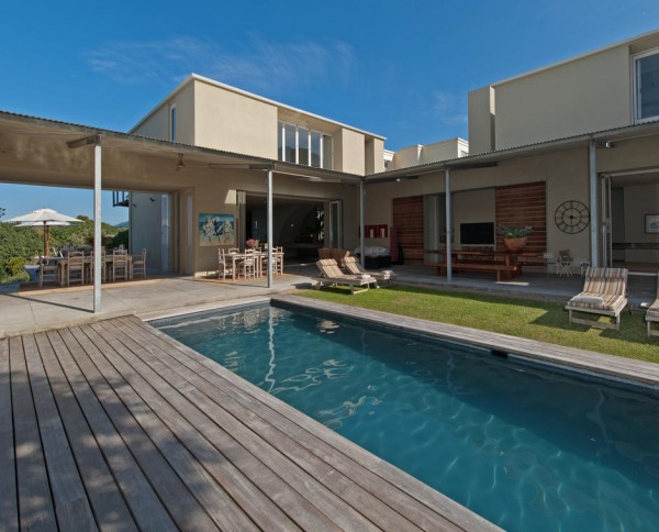 Mosselberg on Grotto Beach