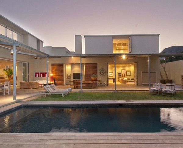 Mosselberg on Grotto Beach