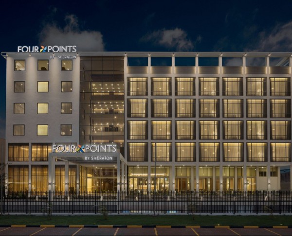 Four Points by Sheraton Airport Hotel