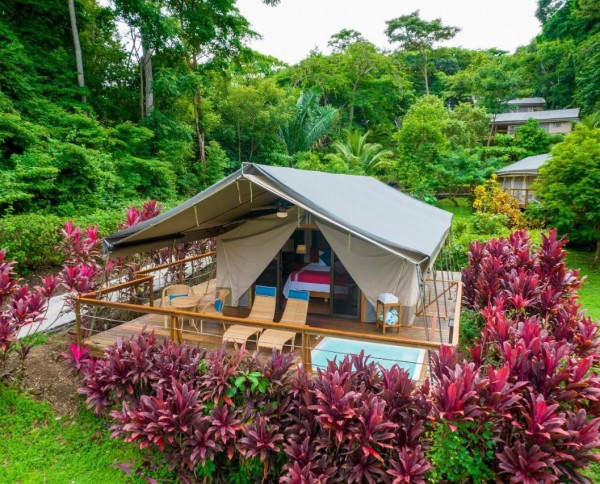 Isla Chiquita Glamping Hotel