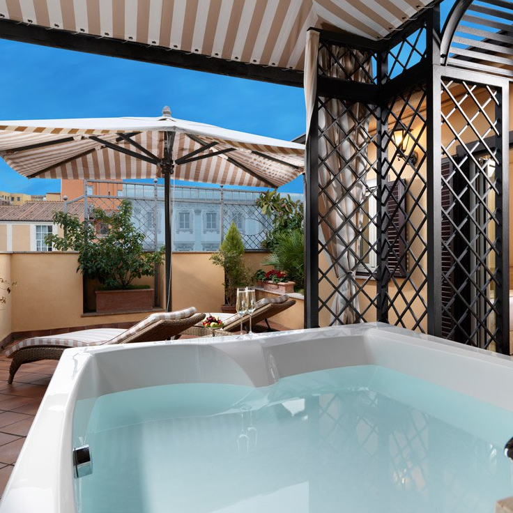 Junior Suite w/ terrace and jacuzzi