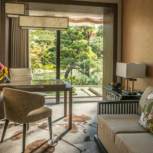 Four Seasons Executive Suite